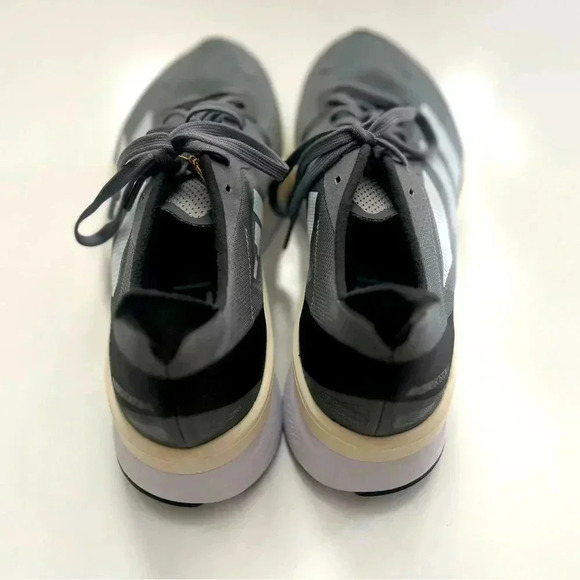 NWT Adidas Adizero Boston 11 Running Men's Sneakers (Grey Carbon) - Picture 4 of 7